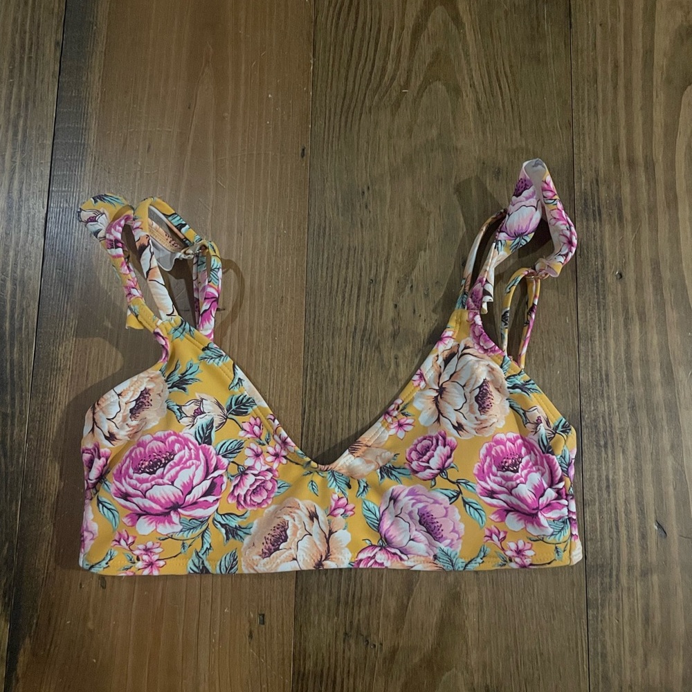 SWIM TOP SIZE SMALL